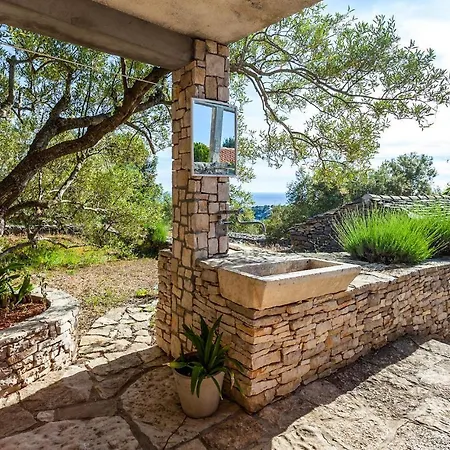 1 Bedroom Awesome In Holiday home *