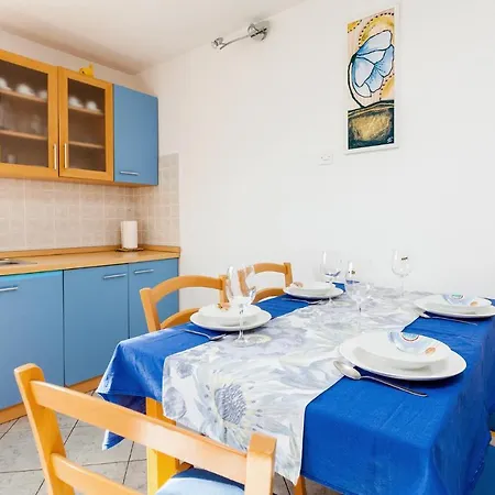 1 Bedroom Front In