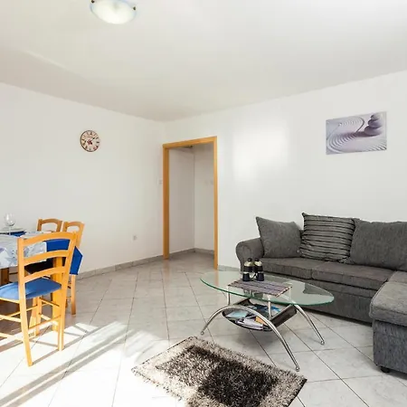Tatil Evi 1 Bedroom Awesome In Vela Luka